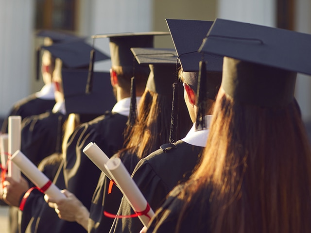 الجامعات الأهلية