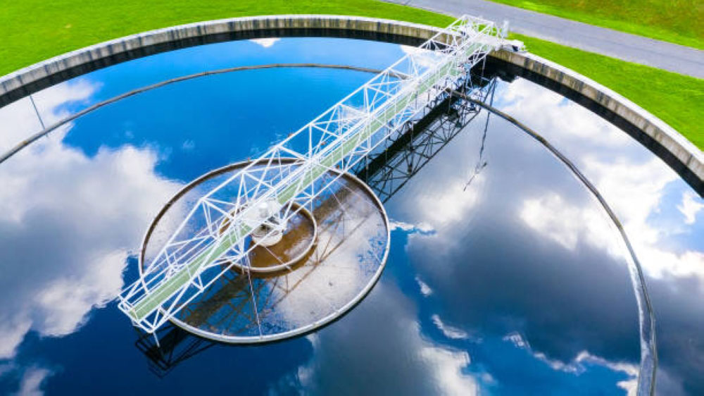 البيئة: غرامة 600 ألف ريال عقوبة للمنشآت بسبب مياه الصرف 